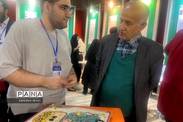 غرفه دانش‌آموز پژوهشگر کهریزک در نمایشگاه بین‌المللی نانو