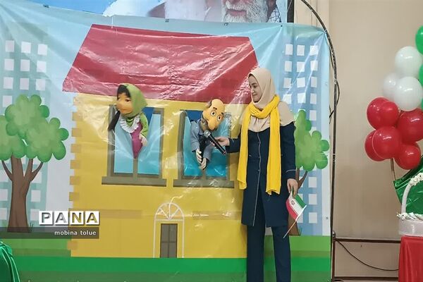 مراسم گرامیداشت هفته دانش‌آموز در مدرسه برهان علم