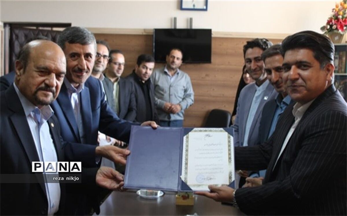 مجمع خیرین ناحیه یک بهارستان، اولین مجمع کشور با دو بانو است