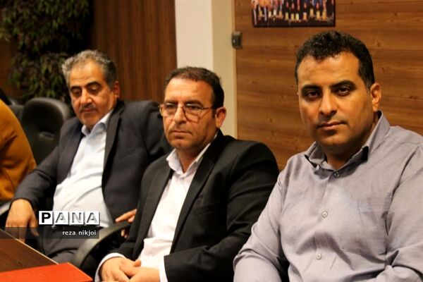جلسه تخصصی مدیران ابتدایی ناحیه یک بهارستان