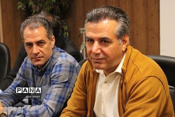 جلسه تخصصی مدیران ابتدایی ناحیه یک بهارستان