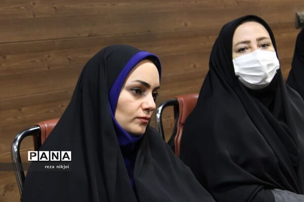 جلسه تخصصی مدیران ابتدایی ناحیه یک بهارستان