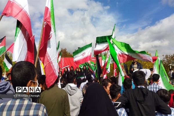 فریادهای کوبنده مردم شهر دستجرد خلجستان قم در راهپیمایی 13 آبان