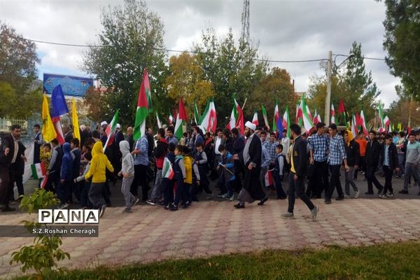 فریادهای کوبنده مردم شهر دستجرد خلجستان قم در راهپیمایی 13 آبان