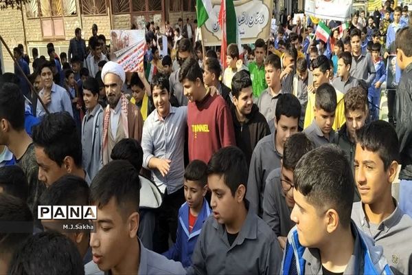 تجدید میثاق مردم جعفریه قم با آرمان‌های انقلاب در راهپیمایی13 آبان