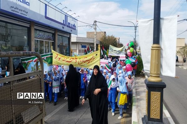تجدید میثاق مردم جعفریه قم با آرمان‌های انقلاب در راهپیمایی13 آبان