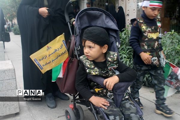 خروش طوفانی مردم قم در راهپیمایی روز ملی مبارزه با استکبار جهانی-1