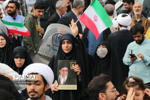 راهپیمایی مردم انقلابی قم در یوم الله 13 آبان-2