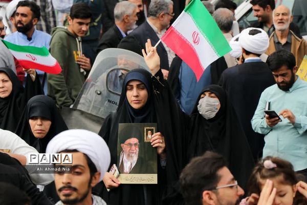 راهپیمایی مردم انقلابی قم در یوم الله 13 آبان-2