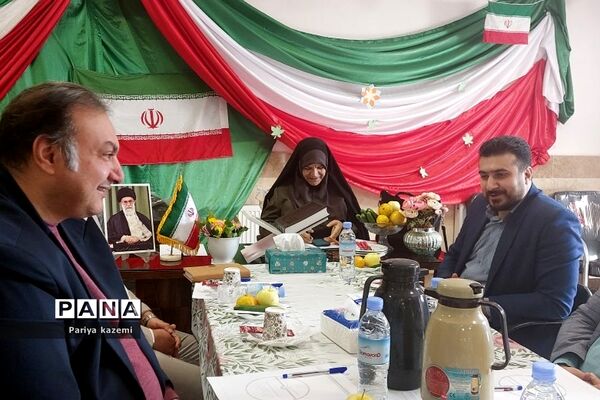 جلسه هم‌اندیشی و هماهنگی مدیران متوسطه دوم در آموزش و پرورش رودهن