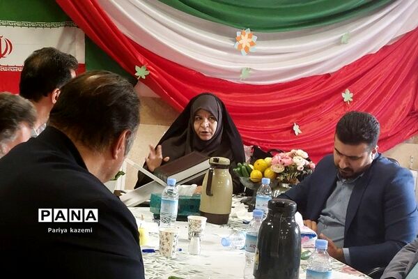 جلسه هم‌اندیشی و هماهنگی مدیران متوسطه دوم در آموزش و پرورش رودهن