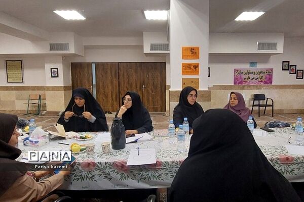 جلسه هم‌اندیشی و هماهنگی مدیران متوسطه دوم در آموزش و پرورش رودهن