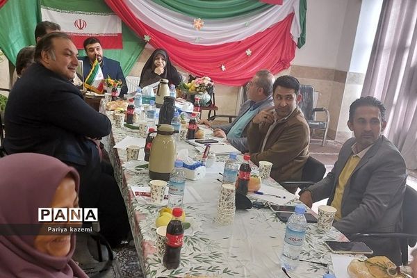 جلسه هم‌اندیشی و هماهنگی مدیران متوسطه دوم در آموزش و پرورش رودهن