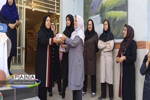برگزاری المپیاد ورزشی در دبیرستان عصمت صفادشت