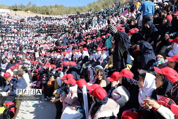 همایش بزرگ کوه‌روی دانش‌آموزان گرامیداشت روز دانش‌آموز و  ۱۰ هزار شهید استان آذربایجان شرقی