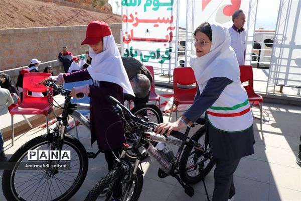 همایش بزرگ کوه‌روی دانش‌آموزان گرامیداشت روز دانش‌آموز و  ۱۰ هزار شهید استان آذربایجان شرقی