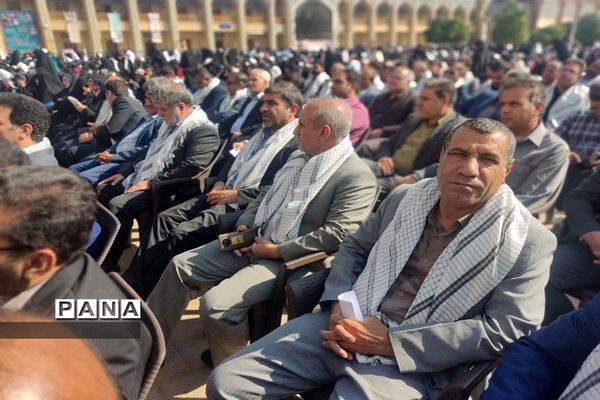 حضور 12 هزار نفر از دانش‌آموزان در حرم مطهر شاهچراغ (ع)