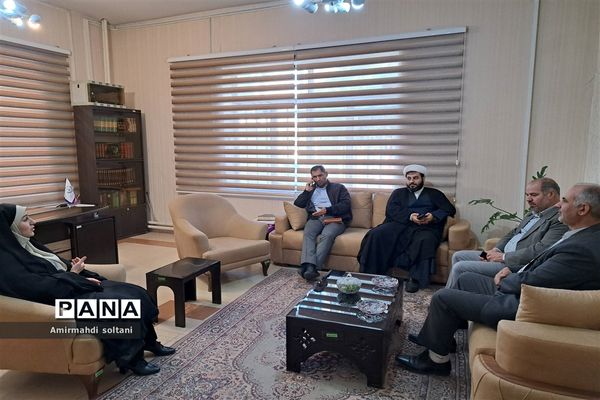 بازدید مدیرکل آموزش و پرورش آذربایجان شرقی از فعالیت‌های سازمان دانش‌آموزی