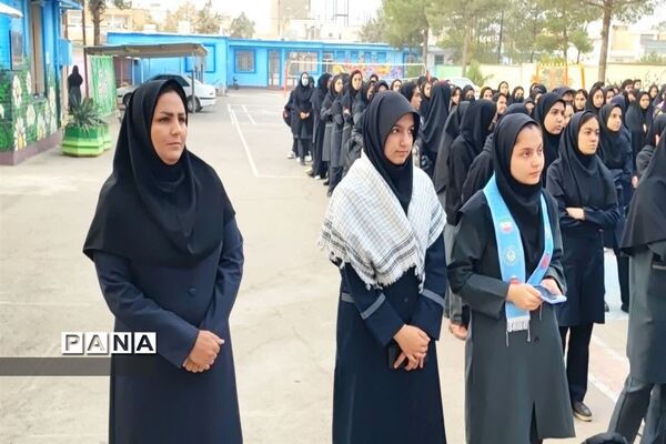 نواختن زنگ فرهنگ عمومی در دبیرستان شاهد مطهره کاشمر