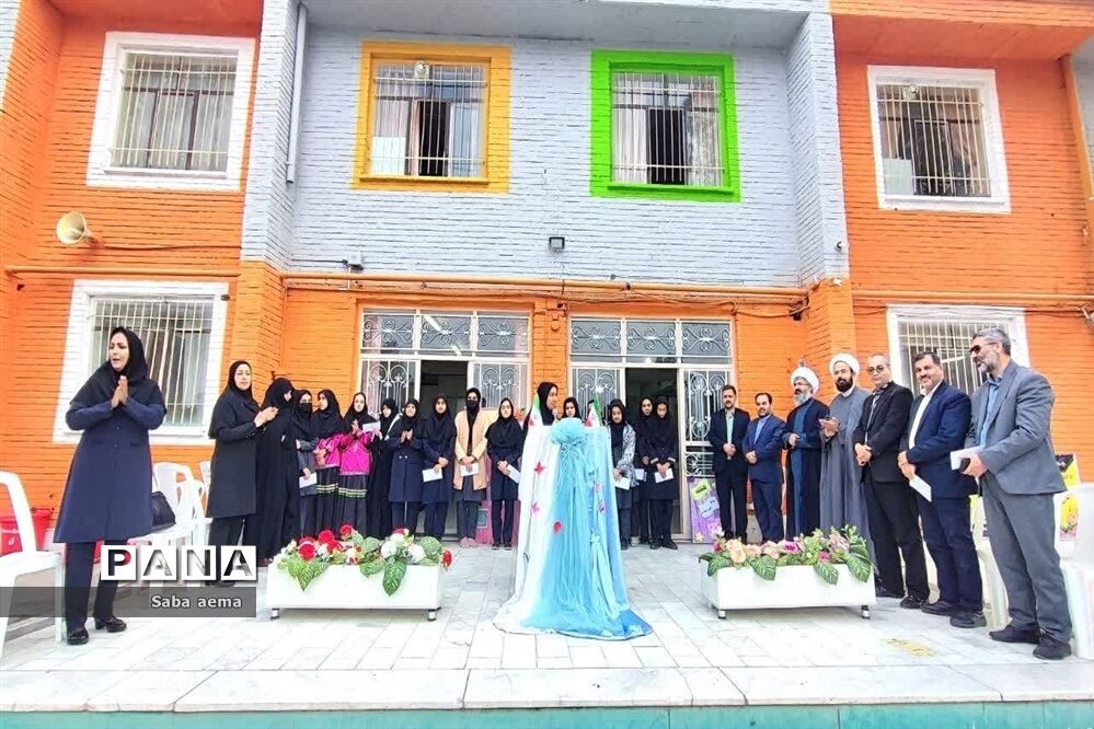 نواختن زنگ فرهنگ عمومی در دبیرستان شاهد مطهره کاشمر