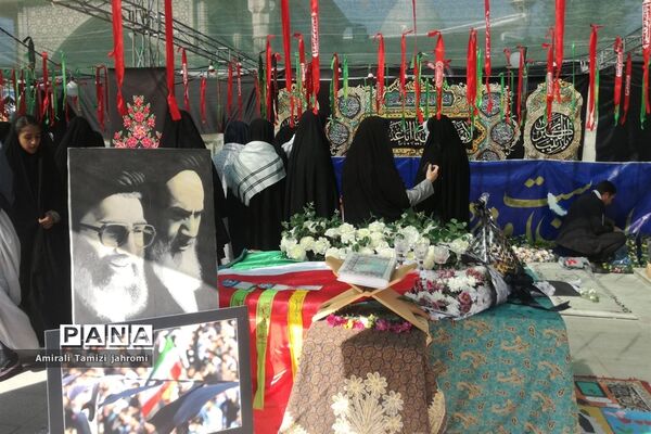 دانش‌آموزان با شهدای دانش‌آموز یک دل شدند