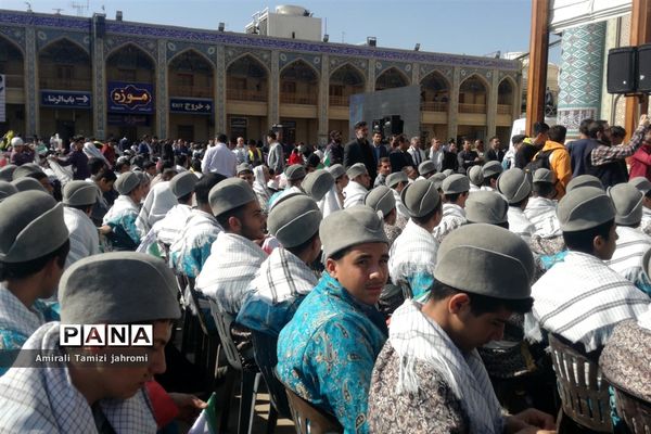 دانش‌آموزان با شهدای دانش‌آموز یک دل شدند