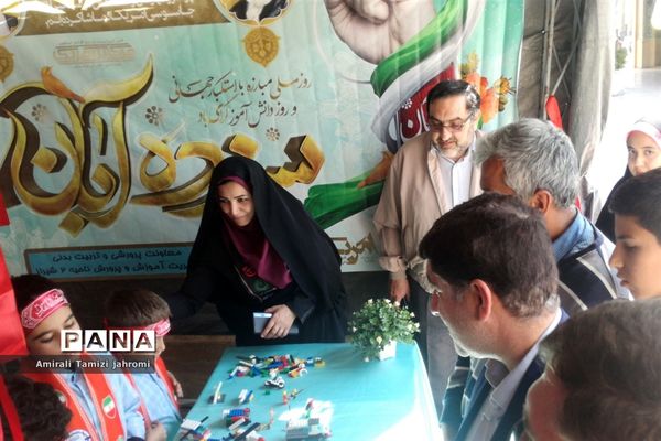 دانش‌آموزان با شهدای دانش‌آموز یک دل شدند