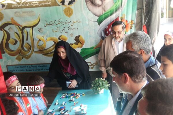 دانش‌آموزان با شهدای دانش‌آموز یک دل شدند