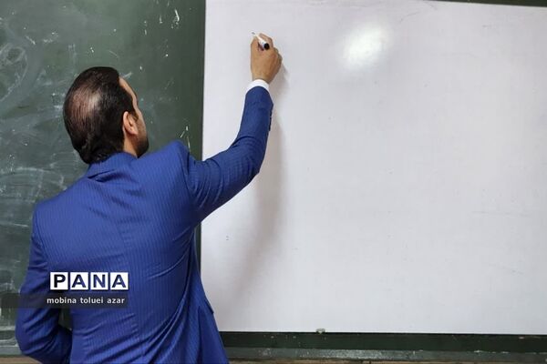 آیین گرامیداشت هفته دانش‌آموز در آموزشگاه متانت