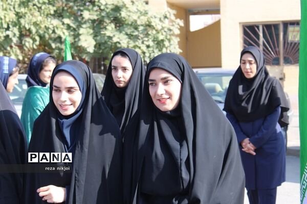 زنگ استکبار ستیزی در آموزشگاه فرزانگان ناحیه یک بهارستان