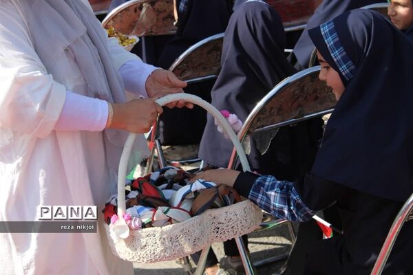 زنگ استکبار ستیزی در آموزشگاه فرزانگان ناحیه یک بهارستان