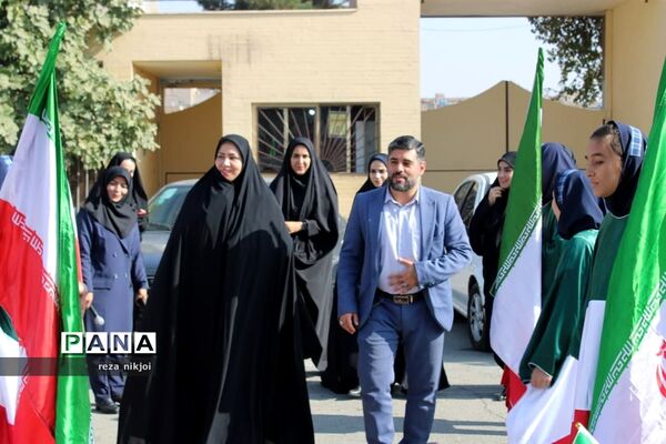 زنگ استکبار ستیزی در آموزشگاه فرزانگان ناحیه یک بهارستان