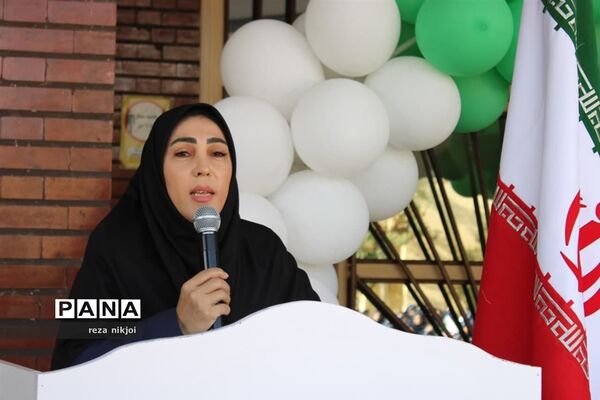 زنگ استکبار ستیزی در آموزشگاه فرزانگان ناحیه یک بهارستان