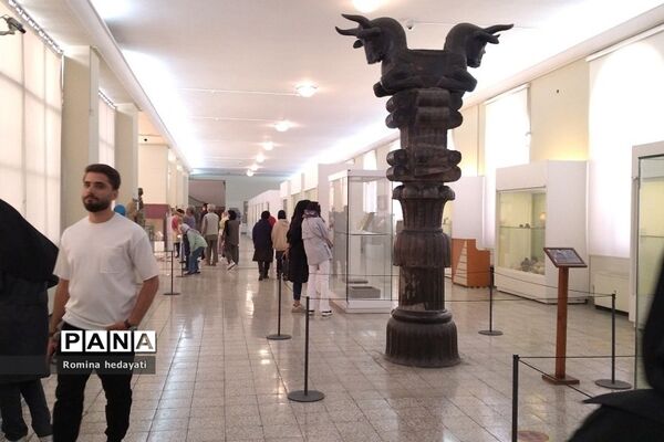 بازدید دانش‌آموزان هنرستان مبتکران رودهن از موزه ملی