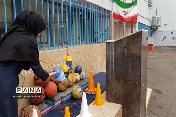 افتتاحیه المپیاد ورزشی دبیرستان هفده شهریور منطقه ۱۳