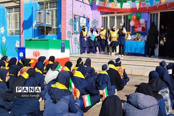 دهه دانش‌آموز فرصتی برای برپایی جشن‌های مختلف در مدارس