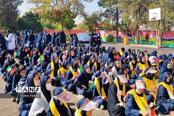 دهه دانش‌آموز فرصتی برای برپایی جشن‌های مختلف در مدارس