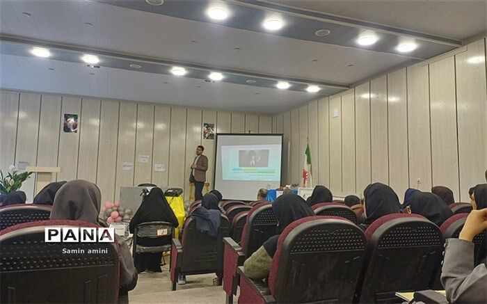 راه  مقابله با جنگ ترکیبی دشمن، شناخت و آگاهی جامعه نسبت به پدیده رسانه است/فیلم