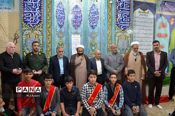 حضور اعضای سازمان دانش‌آموزی جعفریه و دستجرد در نماز جمعه