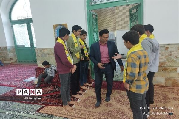 حضور اعضای سازمان دانش‌آموزی جعفریه و دستجرد در نماز جمعه