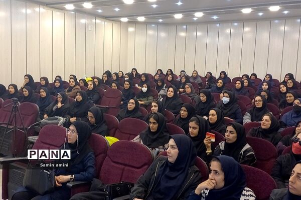 نشست جهاد تبیین بسیج فرهنگیان آموزش و پرورش رودهن