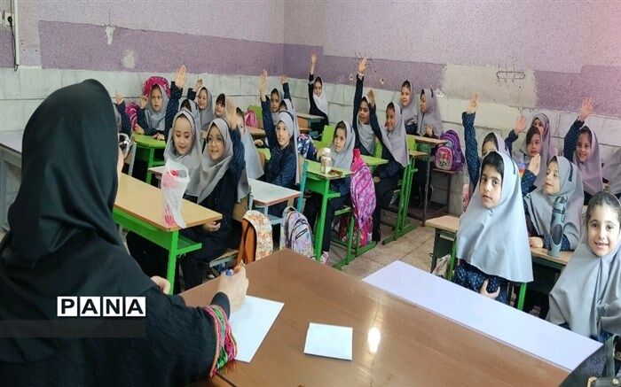 معلم باید لبریز از عشق و علاقه باشد