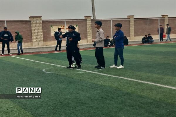 برگزاری مسابقه دانش‌آموزی در دبیرستان شهید طباطبایی جوادآباد