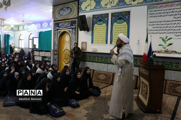 اعزام نخستین کاروان راهیان نور دانش‌آموزی قم به مناطق عملیاتی جنوب