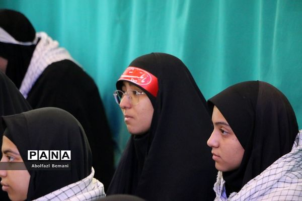 اعزام نخستین کاروان راهیان نور دانش‌آموزی قم به مناطق عملیاتی جنوب