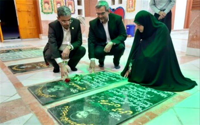 قبور مطهر سرداران شهید نادر مهدوی و غلامحسین توسلی، عطرافشانی شد