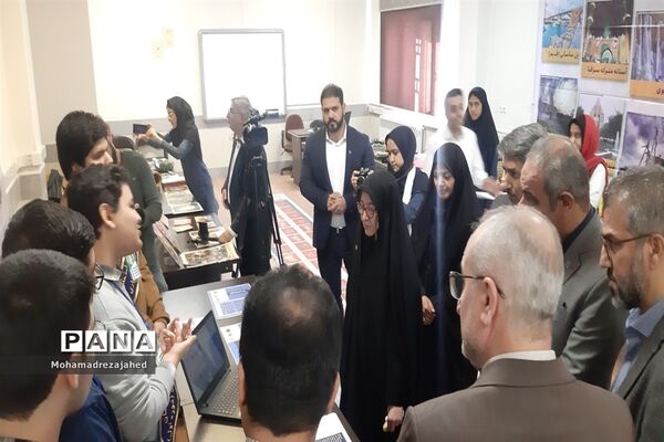 کسب ۴ رتبه کشوری رهاورد دانش‌آموزان خوزستانی در ششمین کارسوق ملی ژنتیک