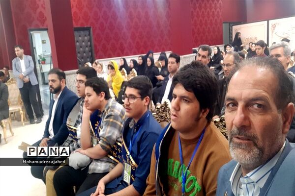 کسب ۴ رتبه کشوری رهاورد دانش‌آموزان خوزستانی در ششمین کارسوق ملی ژنتیک