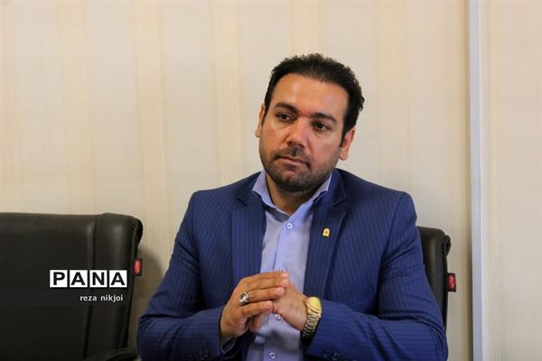 آیین اهدا ابلاغ کمیته همکاری‌های آموزش و پرورش و حوزه علمیه ناحیه یک بهارستان