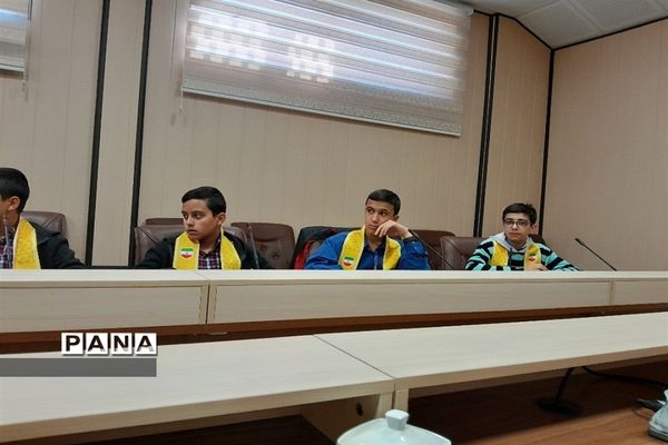 نشست منتخبین سازمان دانش‌آموزی  البرز با مشاور استاندار